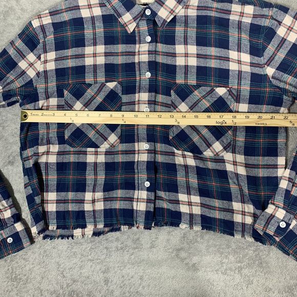 Thread Supply Plaid Red White Blue Button Up Cropped Shirt Size XL Women’s - Picture 9 of 13